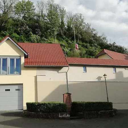 Haus Der Weinfreunde *