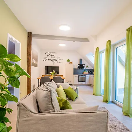 Haus Der Weinfreunde *