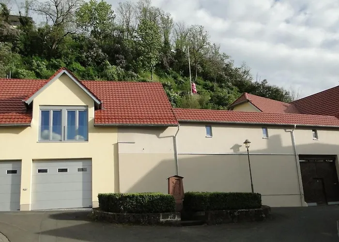 Haus Der Weinfreunde *